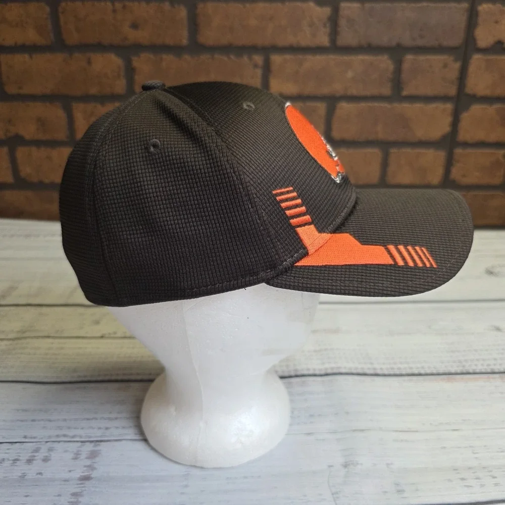 New Era‎ Cleveland Browns Hat Brown Fitted Small Medium Football 39THIRTY Helmet - Picture 4 of 5